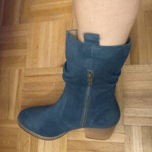 Nubuck leather blue boots, CATERPILLAR, size 7.5, NEW